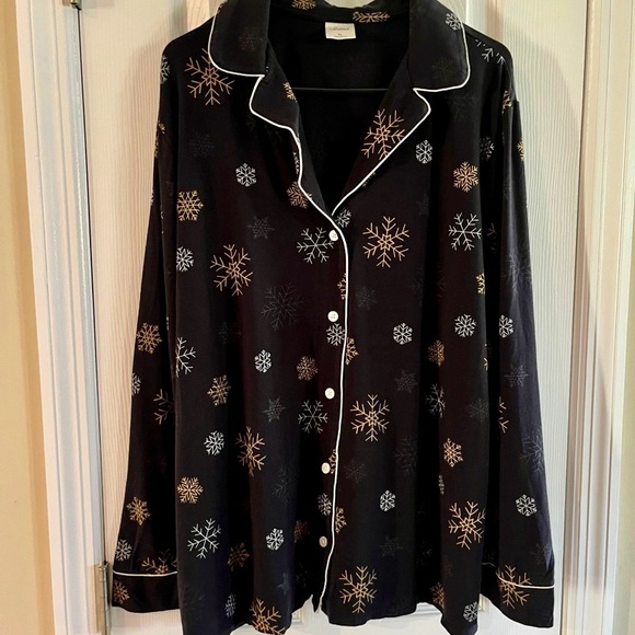 Black Snowflake Pajama Set - Picture 2 of 7